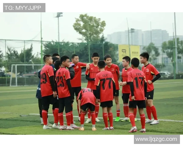 足球明星的周末生活揭秘从训练到休闲的多彩日常